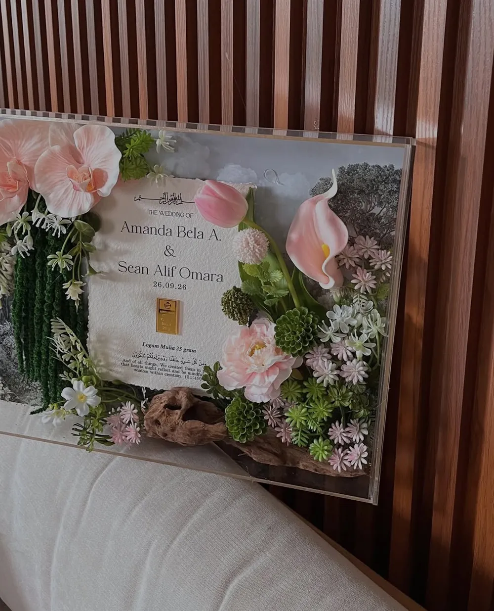 Mahar frame dengan bunga calla lily